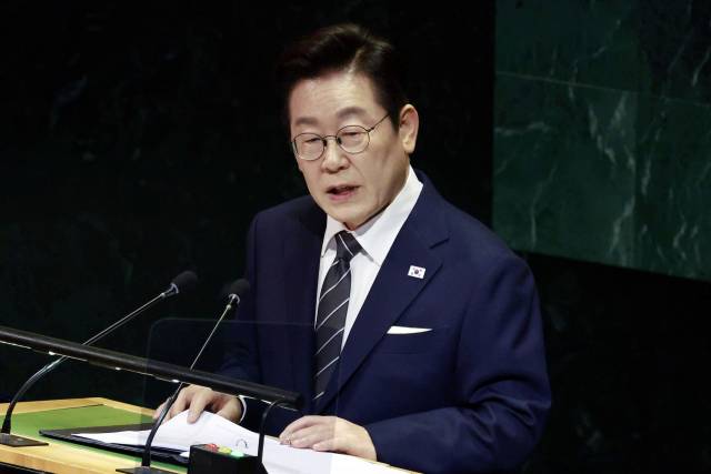 이재명 대통령이 23일(현지시간) 미국 뉴욕 유엔본부 총회장에서 기조연설을 하고 있다. 연합뉴스