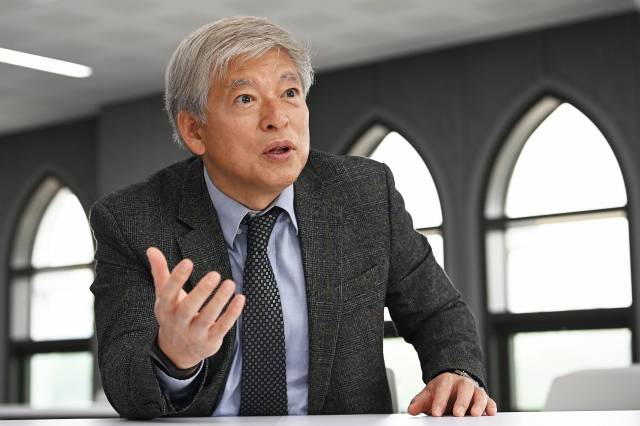 염재호 태재대 총장이 ‘인공지능(AI) 휴먼’ 시대 도래에 발맞춰 교육 혁명을 꾀해야 국가 미래를 담보할 수 있다고 강조하고 있다.오승현 기자