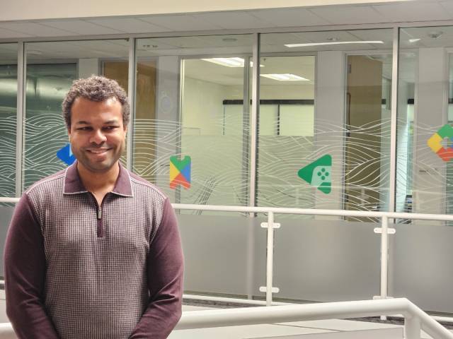 샘 브라이트 구글플레이 총괄부사장이 19일(현지 시간) 미국 캘리포니아 마운틴뷰 구글 본사에서 한국 특파원단과 인터뷰를 하고 있다.