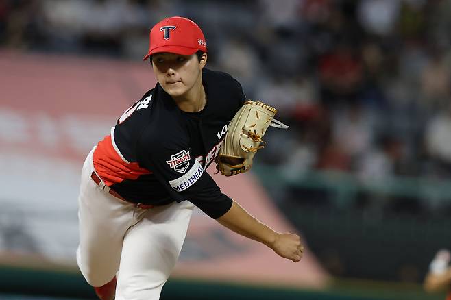 KIA 김태형이 23일 인천 SSG전 선발 등판해 공을 던지고 있다. KIA 타이거즈 제공