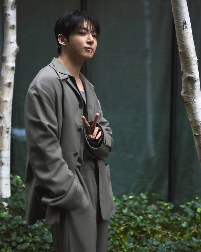 정국 뉴욕패션위크 도착 장면, 11억 5천만원 가치