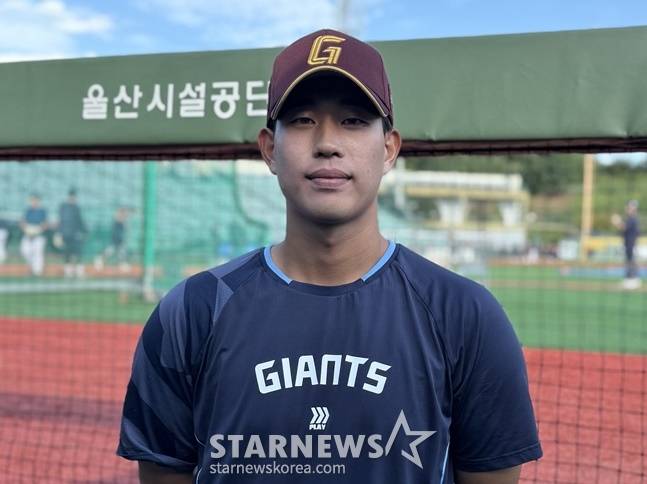 롯데 박건우가 스타뉴스와 인터뷰를 하고 있다. /사진=양정웅 기자