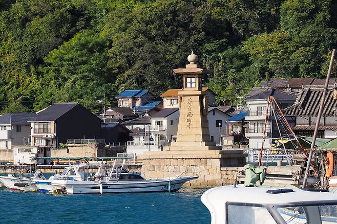 히로시마현 후쿠야마시에 있는 작은 항구 마을, 토모노우라