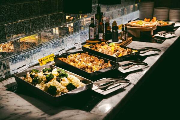 라운지에서 즐기는 해피아워