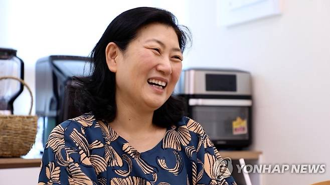 연합뉴스와 인터뷰 중인 조명숙 여명학교 교장 [이건희 촬영]