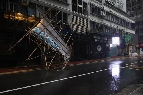 태풍 라가사 상륙 임박한 홍콩 침사추이시내 [SCMP 캡처. 재판매 및 DB금지]