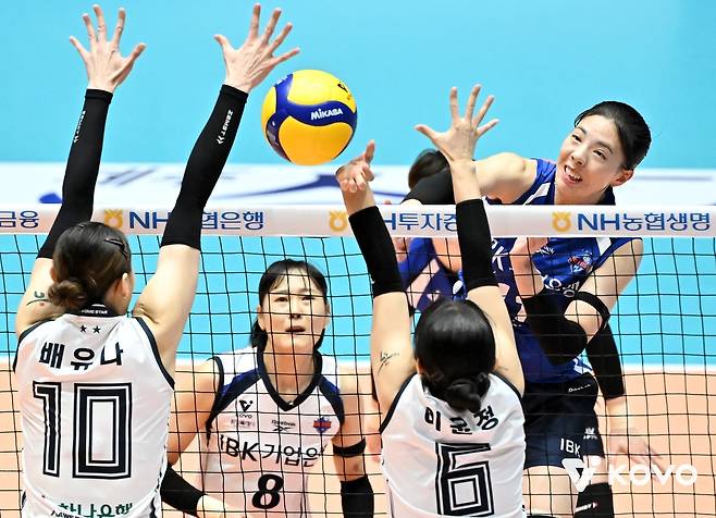 혼자 32점을 책임진 육서영의 강타 [한국배구연맹 제공. 재판매 및 DB 금지]