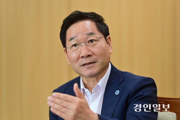 인천시를 대상으로 한 국회 행정안전위원회 국정감사가 다음달 인천시청에서 진행된다.  사진은 유정복 인천시장. /경인일보DB