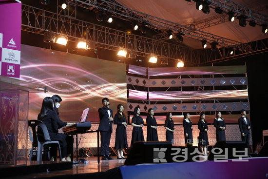 ▲ 울산예총이 주최하고 울산예총·경주예총·포항예총이 주관하는 '2025 해오름동맹 예술인 한마당' 행사가 오는 27~29일 3일간 울산 중구 태화강국가정원 야외공연장에서 열린다. 사진은 지난 6월 열린 울산 예루하 행사 모습.