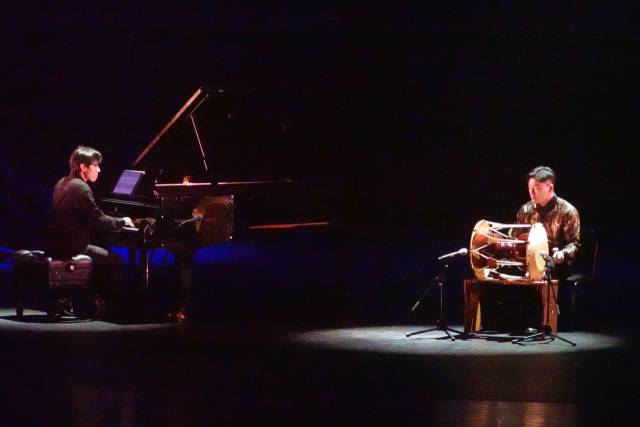 김인수와 국악재즈소사이어티 갈라 쇼 모습. 박희진 사진가 제공