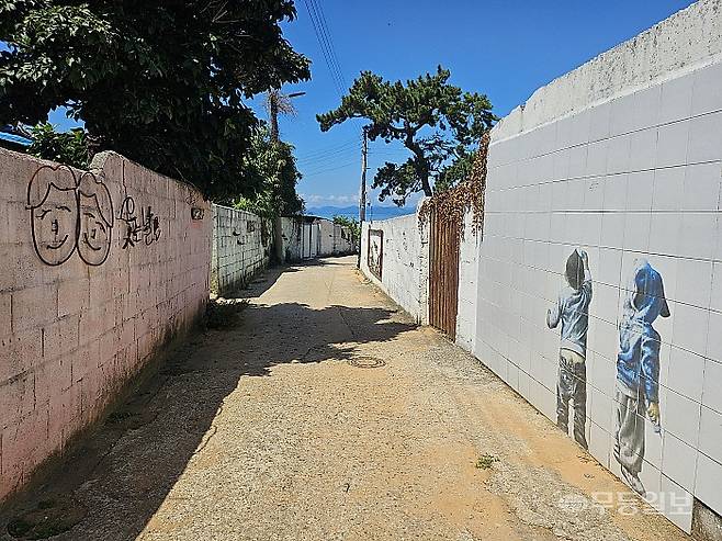 연홍도 골목길에 새겨진 벽화들