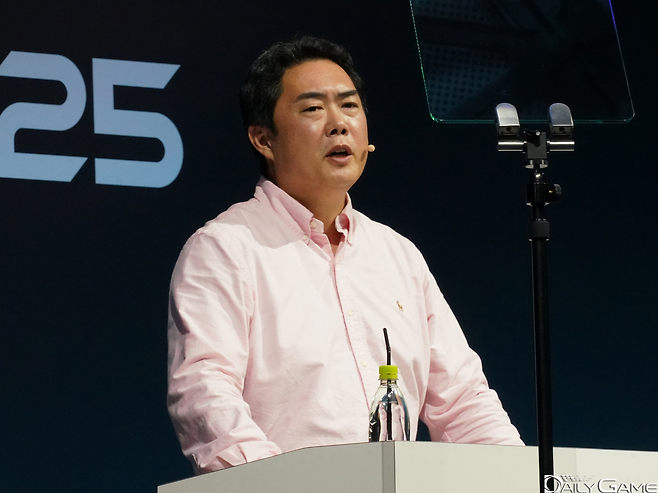 그 동안 '플레이스테이션'의 온라인 서비스와 스토어가 거쳐온 역사를 소개했다.