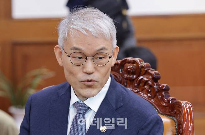 천대엽 법원행정처장이 지난 24일 서울 여의도 국회를 찾아 우원식 국회의장을 예방하고 있다. (사진=뉴스1)