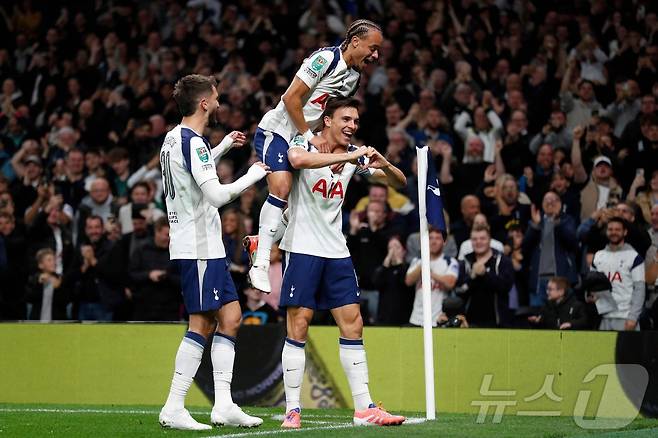 카라바오컵 16강에 진출한 토트넘. ⓒ AFP=뉴스1