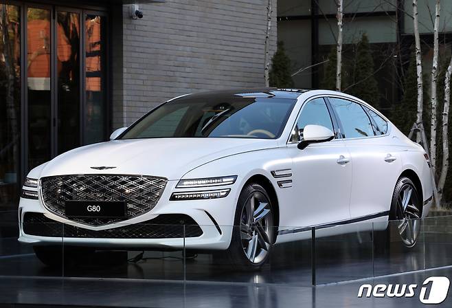 지난해 11월 서울 강남구 레스파스 에트나에서 공개된 현대자동차 프리미엄 브랜드 제네시스의 준대형 세단 'G80' 부분변경 모델(자료사진) 2024.1.13/뉴스1 ⓒ News1 황기선 기자