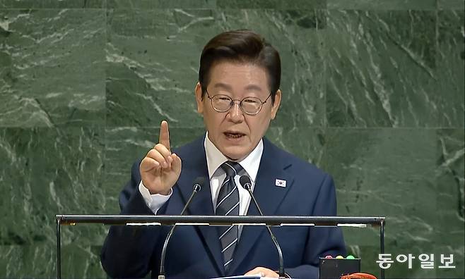이재명 대통령이 23일(현지시간) 미국 뉴욕 유엔 총회장에서 기조연설을 하고 있다. 뉴욕=송은석 기자 silverstone@donga.com