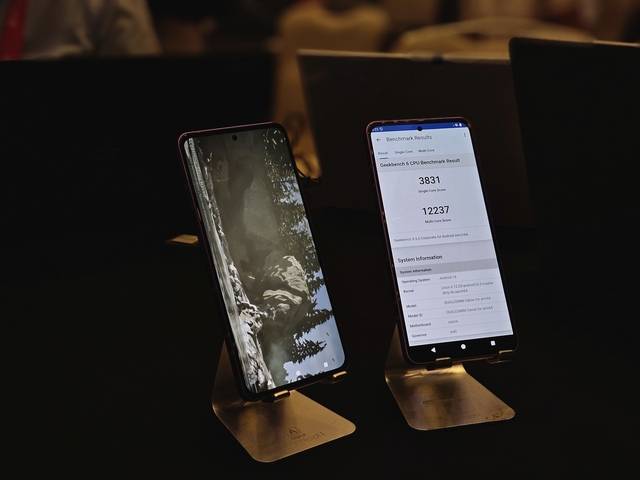 퀄컴 스냅드래곤8 엘리트 5세대 긱벤치 벤치마크 결과. 김나인 기자