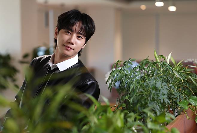 배우 이준영이 18일 오후 서울 중구 KG타워에서 진행된 일간스포츠와의 인터뷰에 앞서 포즈를 취하고 있다. 김민규 기자 mgkim1@