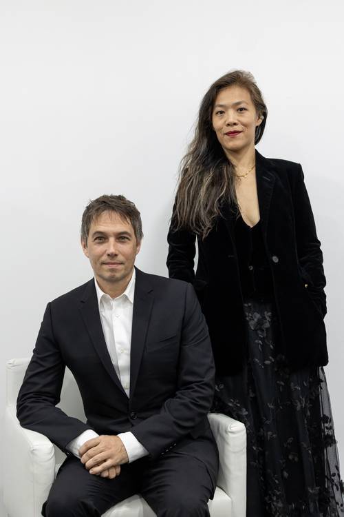 <왼손잡이 소녀>의 각본, 연출을 맡은 쩌우스칭 감독(오른쪽)과 공동 각본, 제작, 편집을 맡은 션 베이커 감독. 레드아이스 엔터테인먼트 제공