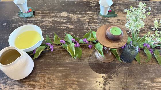 Hemp seed tea served at the commun ity center. [WOO JI-WON]