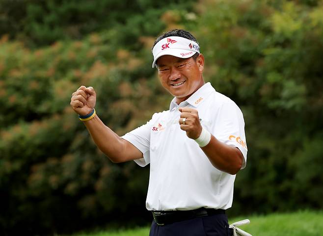 KPGA 투어 현대해상 최경주 인비테이셔널 개막에 앞서 경기 여주시 페럼클럽에서 만난 최경주가 활약을 다짐하며 포즈를 취하고 있다. 민수용 골프전문 사진기자