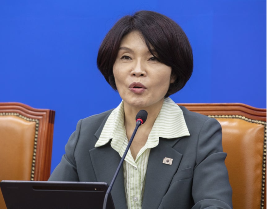 한정애 더불어민주당 정책위의장이 25일 국회에서 열린 정책조정회의에서 발언하고 있다.  (사진=연합뉴스)