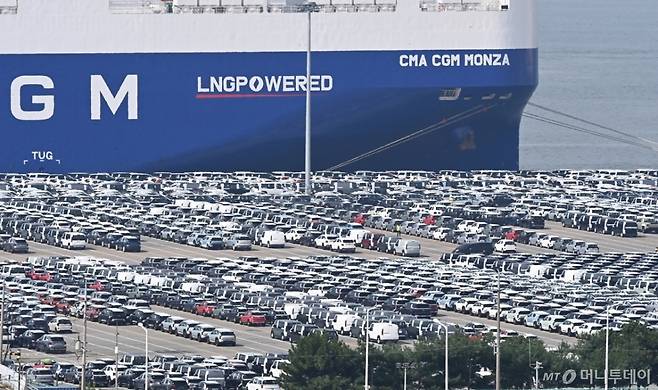 경기 평택시 포승읍 평택항 자동차 전용부두에 수출용 차량이 세워져 있다. /평택=뉴시스