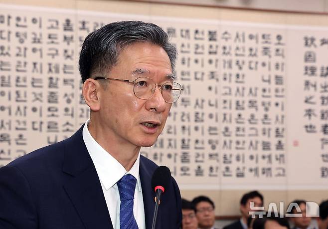 [서울=뉴시스] 김명년 기자 = 정성호 법무부 장관이 4일 오후 서울 여의도 국회에서 열린 법제사법위원회 전체회의에서 발언하고 있다. 2025.09.04. kmn@newsis.com