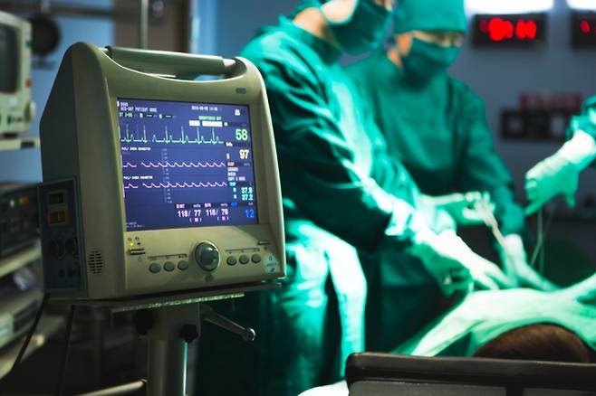 프랑스 파리 근교의 한 병원에서 77세 암환자의 건강한 신장을 잘못 제거하는 의료사고가 발생했다. 위 사진은 기사 본문과 직접적인 관련 없음. 아이클릭아트
