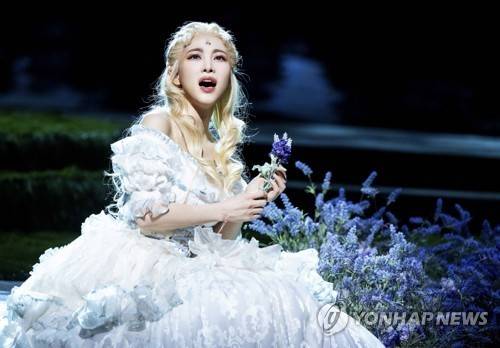 뮤지컬 '마리 앙투아네트' 중 한 장면 [EMK뮤지컬컴퍼니 제공. 재판매 및 DB 금지]