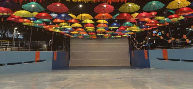 대구 신천수영장이 우산을 활용한 시민쉼터로 바뀐 모습. 대구시 제공