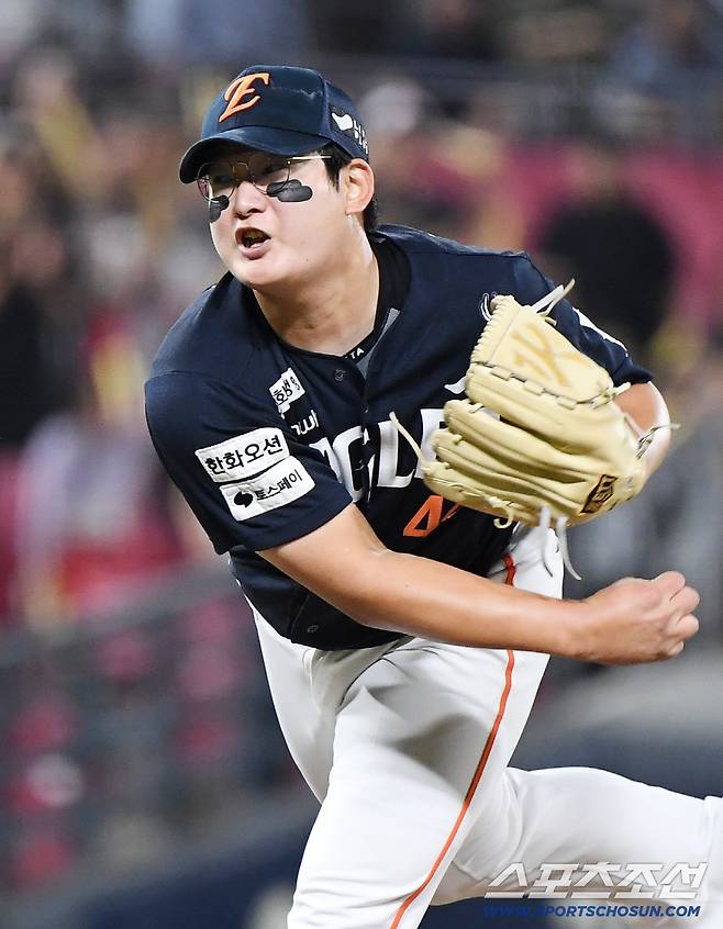 18일 광주 기아챔피언스필드에서 열린 한화-KIA전. 8회말 2사 1루에 등판한 김서현이 힘차게 투구하고 있다. 광주=정재근 기자 cjg@sportschosun.com/2025.9.18/