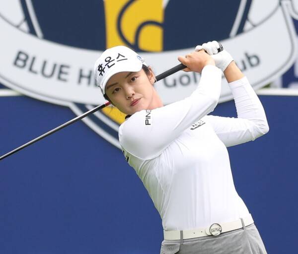 2025년 한국여자프로골프(KLPGA) 투어 메이저 대회 하이트진로 챔피언십에 출전한 박도영 프로가 1라운드에서 경기하는 모습이다. 사진제공=KLPGA (사진을 무단으로 사용하지 마십시오.)