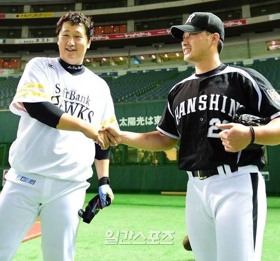 이대호-오승환. IS 포토