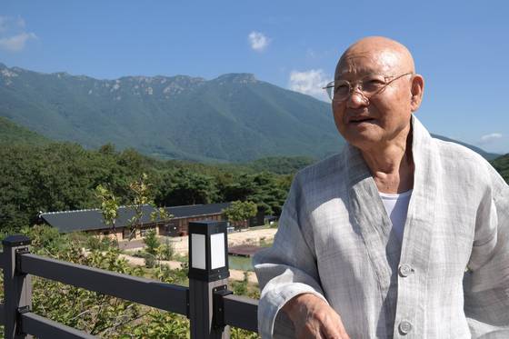 성파 스님은 “마음공부를 왜 하나. 불 밝히려고 하는 거다. 어두운 인생길에 지혜의 불을 밝히려는 거다. 어리석은 마음을 지혜로운 마음으로 돌리기 위한 거다”고 말했다. 양산=백성호 기자