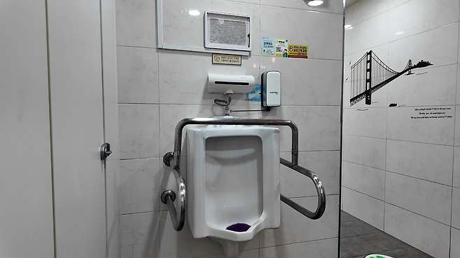 모니터가 철거된 수도권의 한 주유소