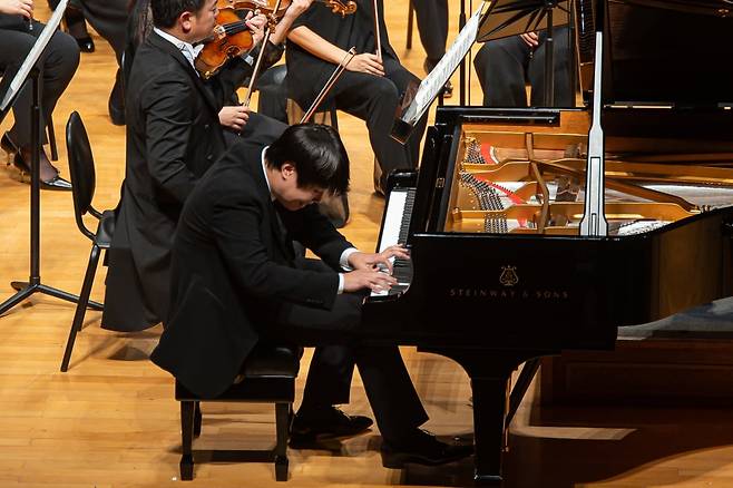 지난 25일 서울 롯데콘서트홀에서 열린 서울시립교향악단 공연에서 협연한 피아니스트 박재홍. / 사진출처. 서울시립교향악단