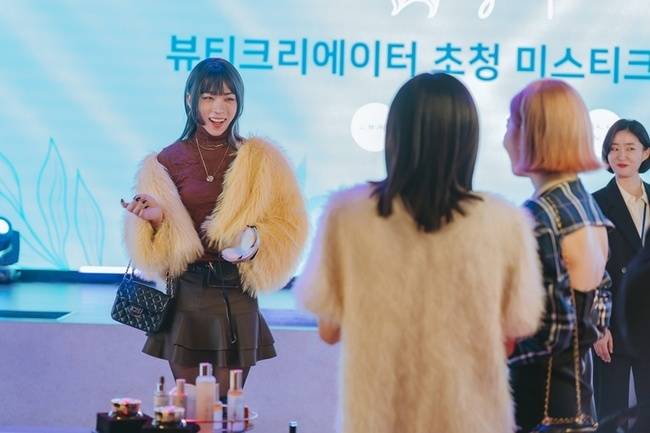 TV CHOSUN 주말 미니시리즈 ‘컨피던스맨 KR’ 제공