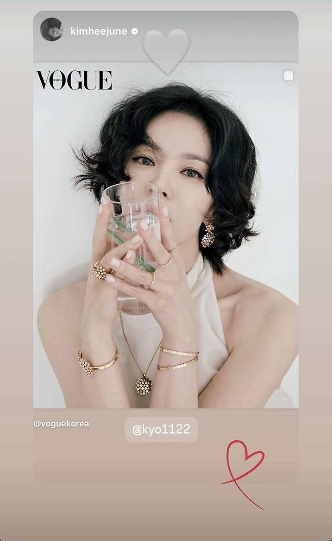 [서울=뉴시스] 송혜교. (사진=송혜교 인스타그램 캡처, 보그 코리아 제공) 2025.09.26. photo@newsis.com *재판매 및 DB 금지