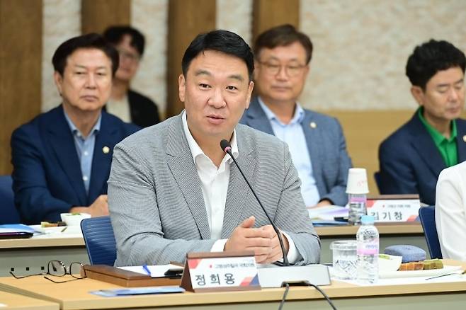 정희용 국민의힘 사무총장 - 정희용 국민의힘 의원이 13일  경북 고령군청에서 열린 정책간담회에서 발언하고 있다. 정희용 의원 페이스북