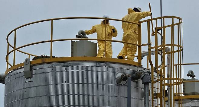 황산누출사고가 발생한 에너지머티리얼즈 황산탱크&nbsp;&copy;경북소방본부&nbsp;