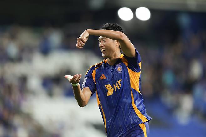 ‘하나은행 K리그1 2025’에서 안양 김운, 울산 허율(사진), 서울 조영욱, 광주 박인혁은 대표적인 ‘골 못넣는 스트라이커’지만 각 팀 사령탑들의 중용을 받고 있다. 전방압박 능력이나 수비 배후공간 침투 등 각자의 장점을 앞세워 팀에 보탬이 되고 있기 때문이다. 사진제공│한국프로축구연맹