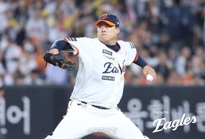 한화 류현진이 26일 대전 한화생명볼파크에서 열린 LG와 홈 경기에 선발 등판해 역투하고 있다. 한화이글스 제공
