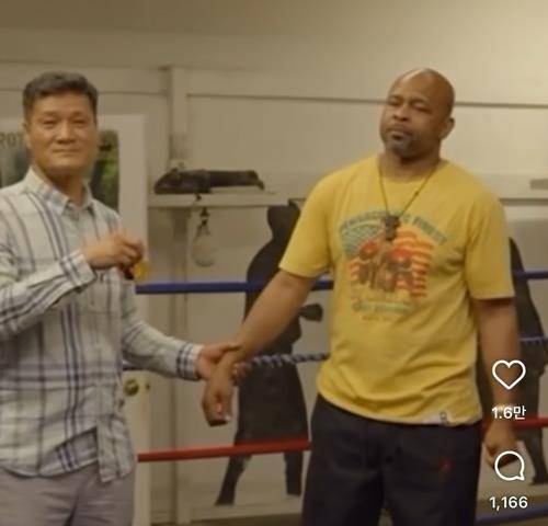 로이 존스 주니어를 만나 금메달을 돌려준 박시헌(왼쪽) [로이 존스 주니어 SNS 캡처. 재판매 및 DB 금지]