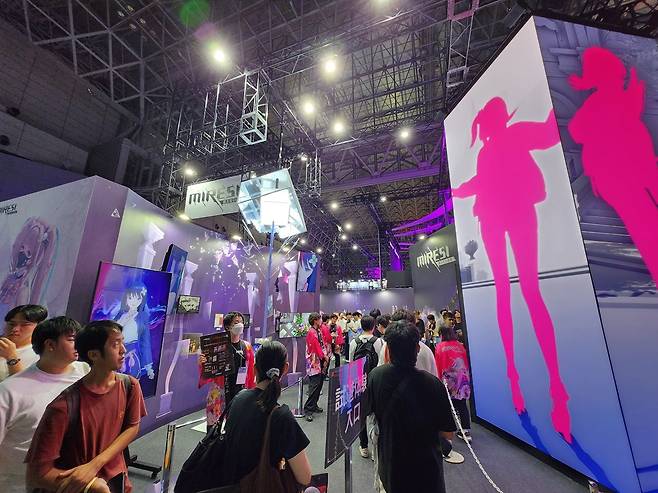 - 스마일게이트 신작 '미래시: 보이지 않는 미래' 인기도 상당하다&nbsp;