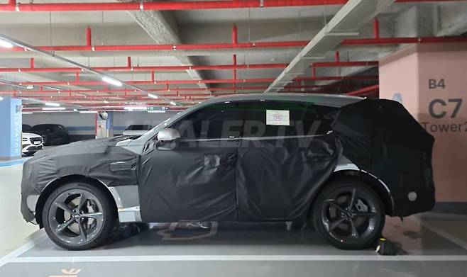 제네시스 'GV80 하이브리드' 테스트카 (출처 : 힐러TV)