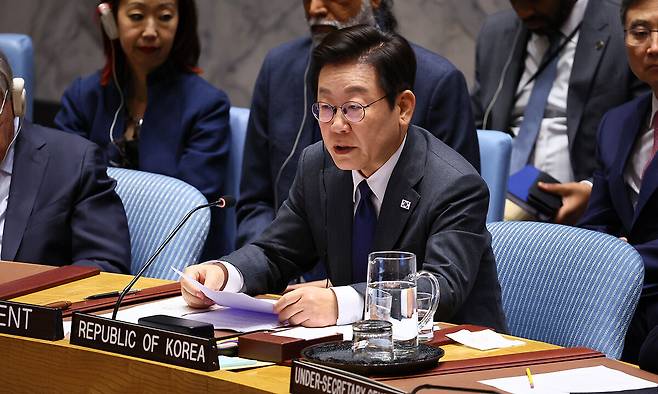 이재명 대통령이 24일(현지시간) 미국 뉴욕 유엔본부에서 안전보장이사회 공개 토의를 주재하고 있다. 연합뉴스