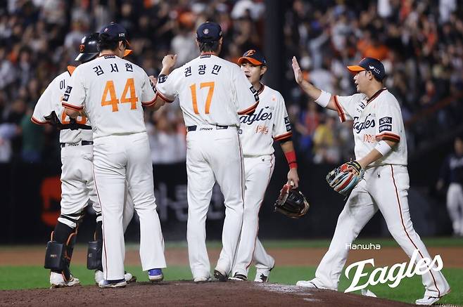 ▲ 한화는 9월 26일 LG전 승리로 창단 후 단일 시즌 최다승 타이기록을 세웠다. 1992년에 이어 올해도 81승을 달성했다. ⓒ 한화 이글스