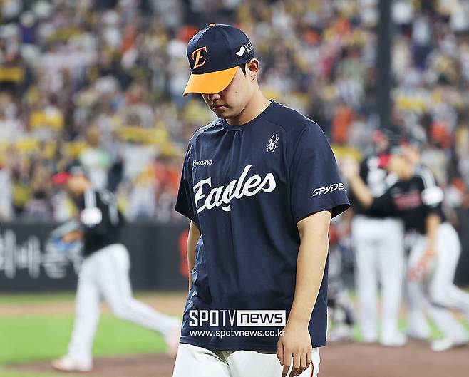 ▲ 시즌 가장 중요한 등판에서 1이닝도 소화하지 못한 채 마운드를 내려간 문동주 ⓒ곽혜미 기자