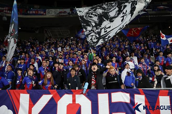 반포레 고후 서포터즈. /사진=한국프로축구연맹 제공